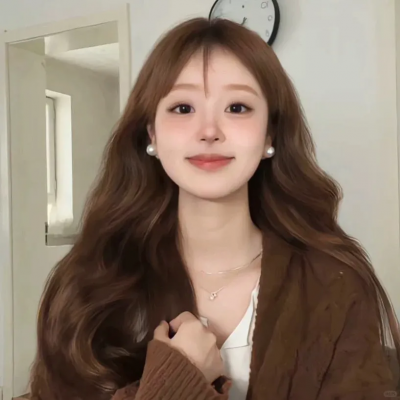 看见弹幕后，死对头被我钓成翘嘴